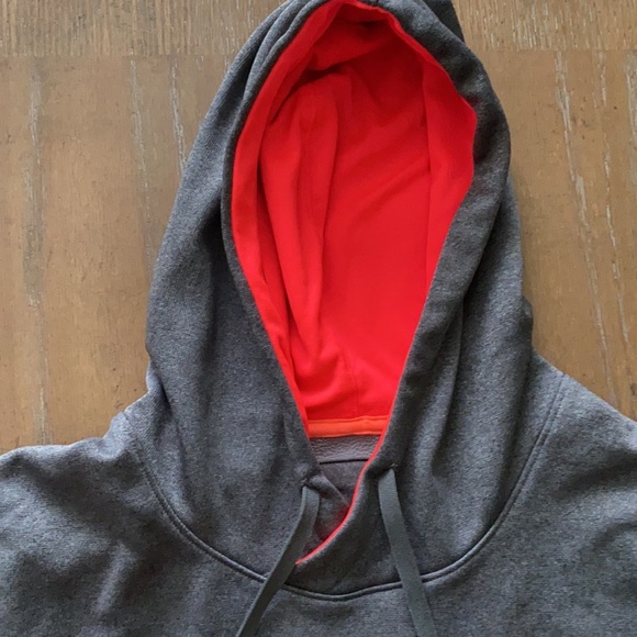 Under Armour Sweatshirt - Picture 3 of 6